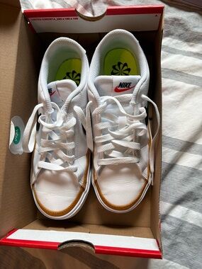 Nike Court Legacy womens